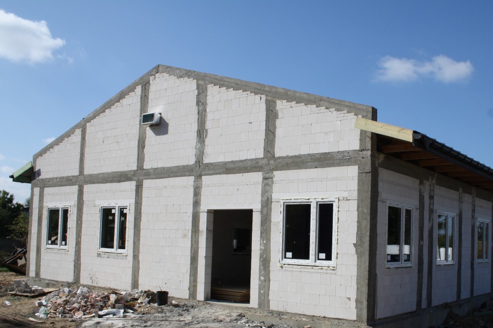 Rozbudowa i przebudowa ze zmianą  sposobu użytkowania budynku szkoły z mieszkaniem służbowym na publiczny żłobek w miejscowości Gąsawy Plebańskie 48b w Gminie Jastrząb - zdjęcie 1