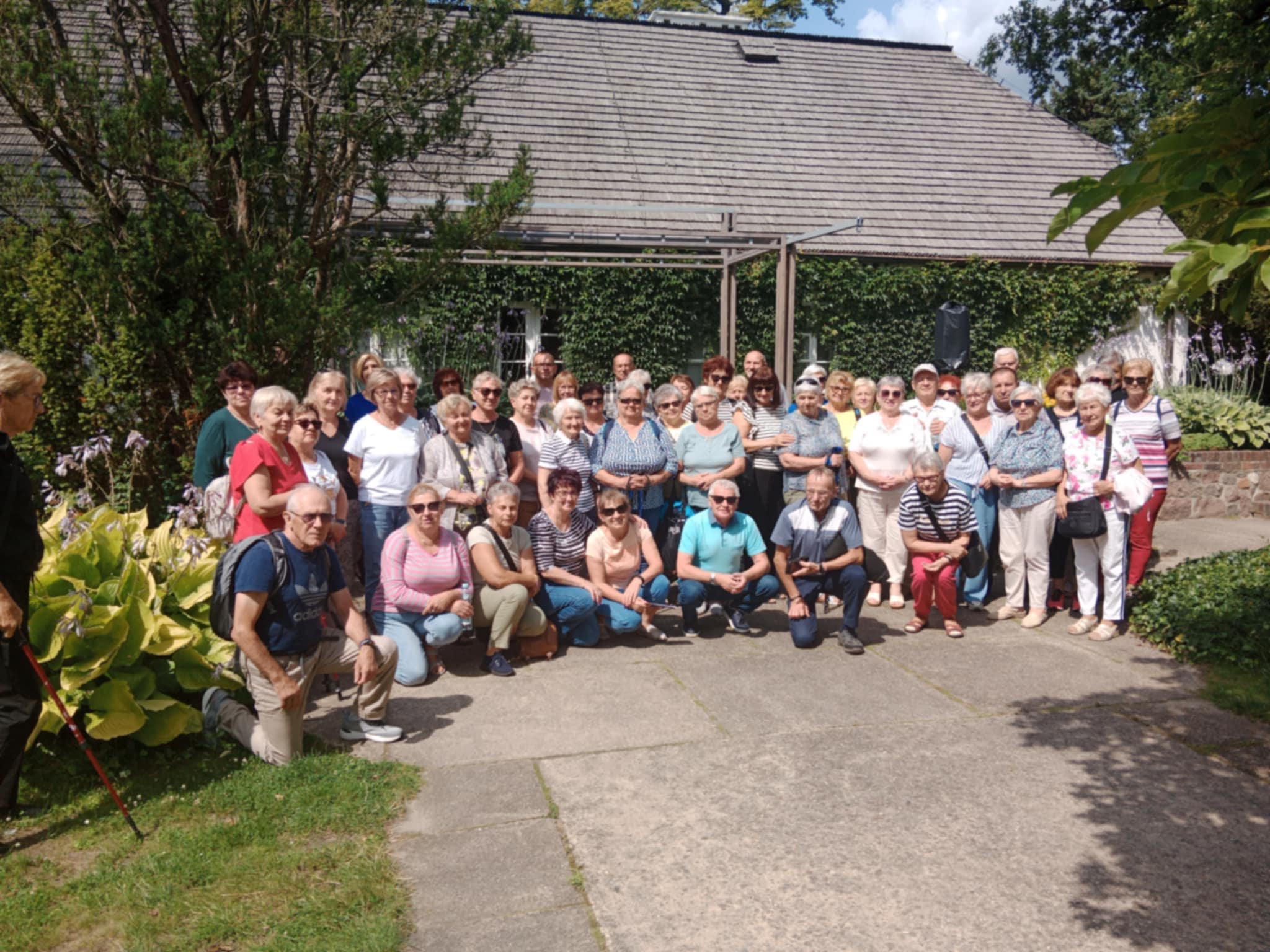Zdjęcie grupowe seniorów